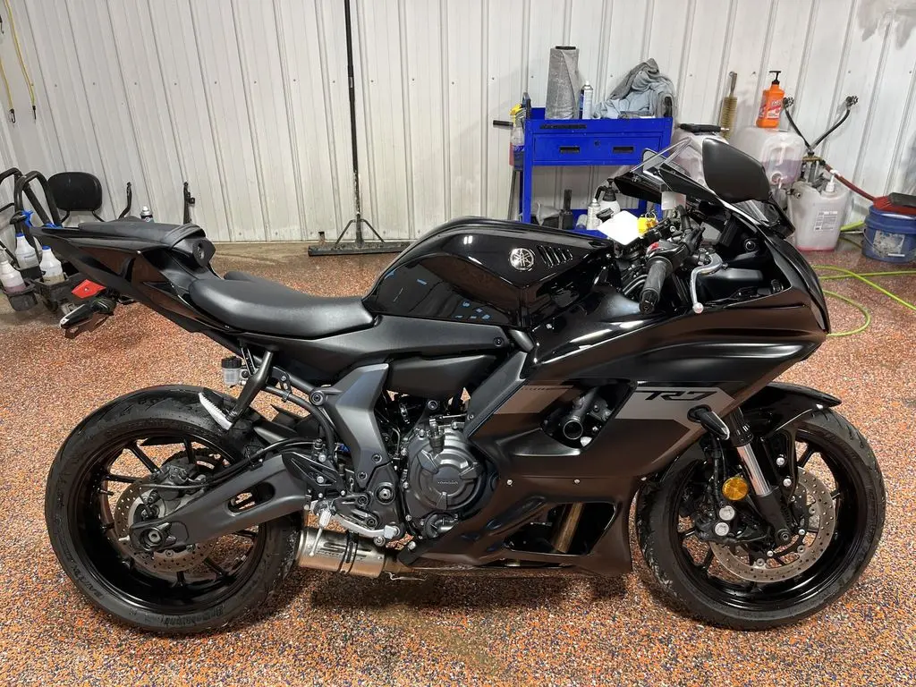 2025 Yamaha YZF-R7