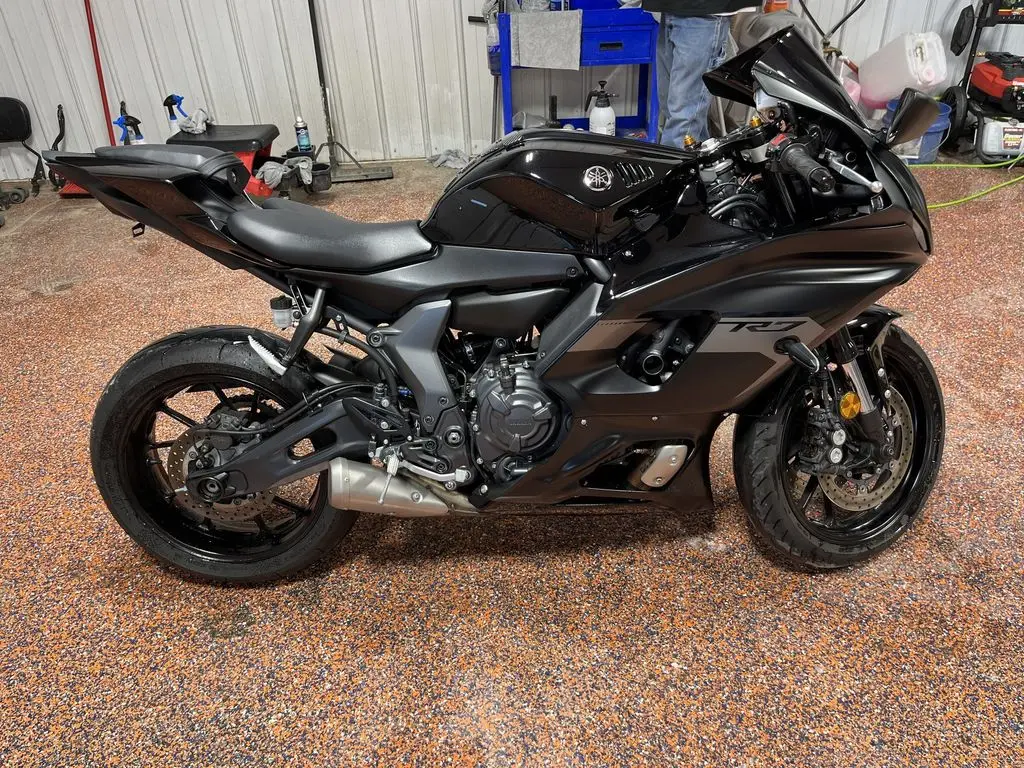 2025 Yamaha YZF-R7