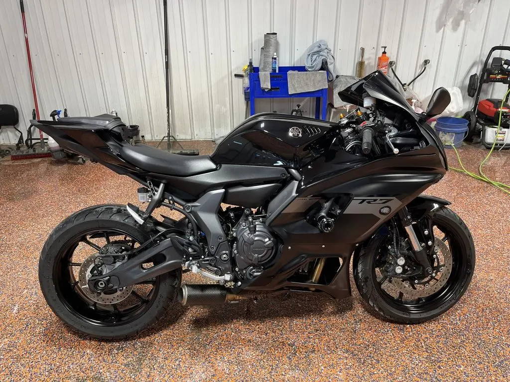 2025 Yamaha YZF-R7
