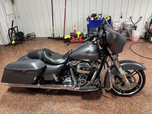 2017 Harley-Davidson Street Glide Special