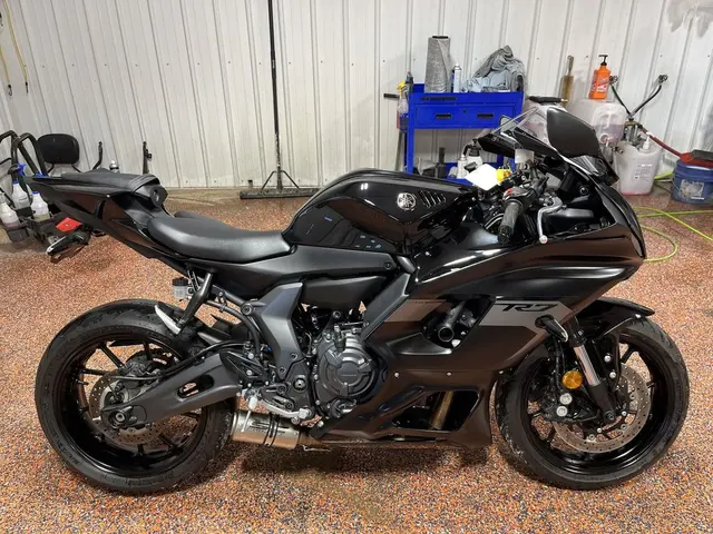 2025 Yamaha YZF-R7