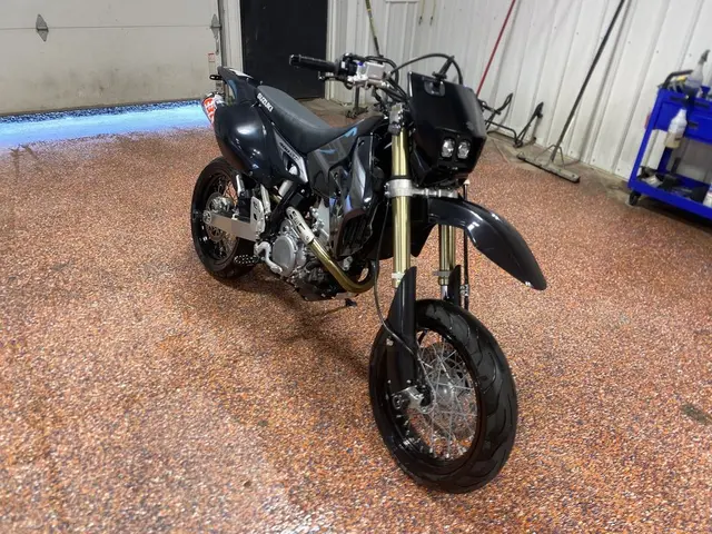 2024 Suzuki DR-Z400SM