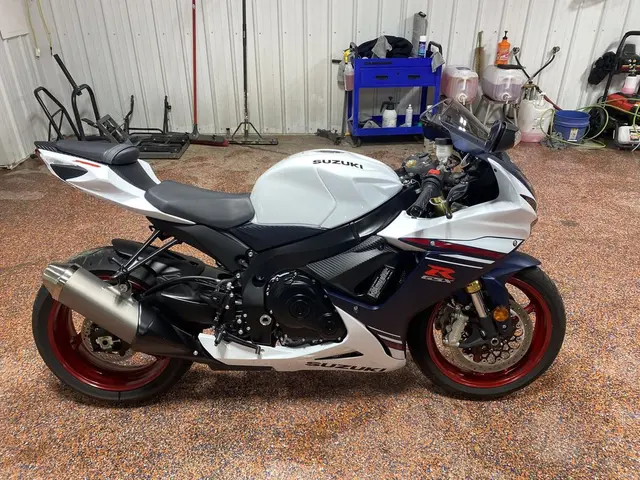 2025 Suzuki GSX-R750