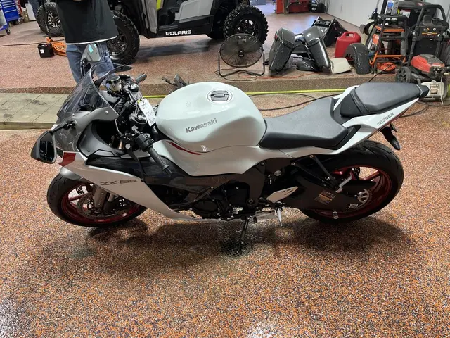 2025 Kawasaki Ninja ZX-6R ABS KRT Edition