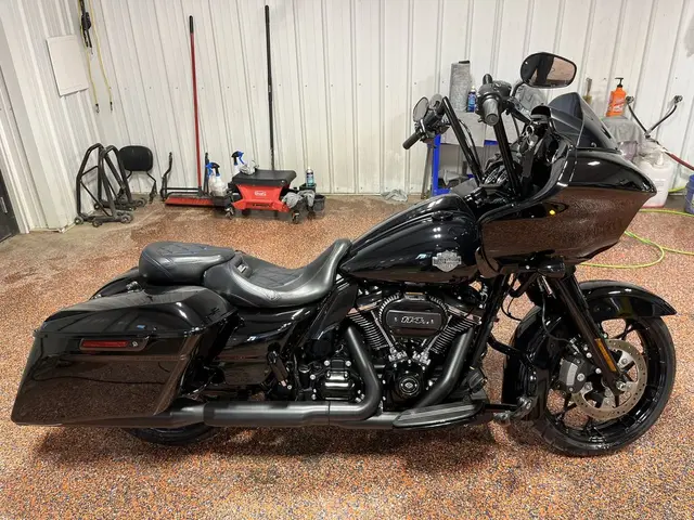 2022 Harley-Davidson Road Glide Special