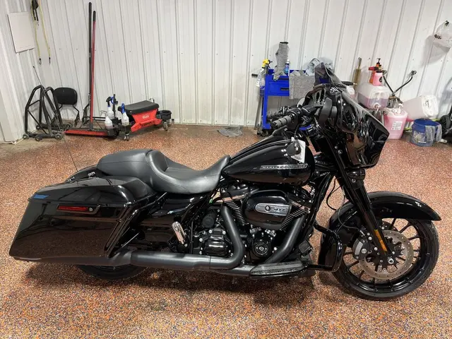 2018 Harley-Davidson Street Glide Special