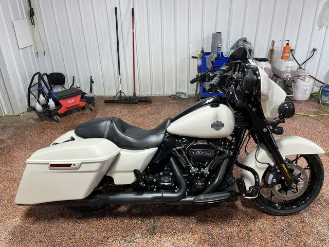 2022 Harley-Davidson Street Glide Special