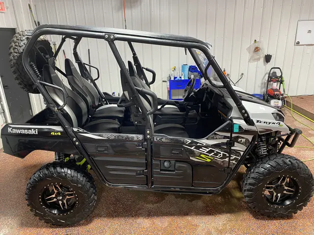 2024 Kawasaki Teryx 4 S LE