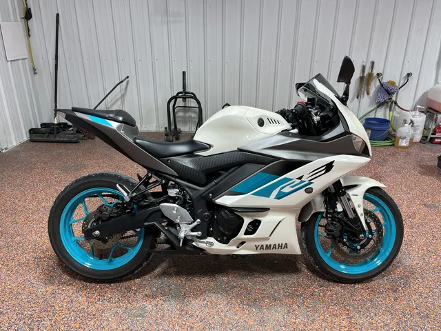 2024 Yamaha YZF-R3 ABS