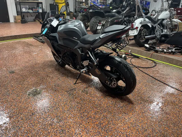 2025 Kawasaki Ninja ZX-6R