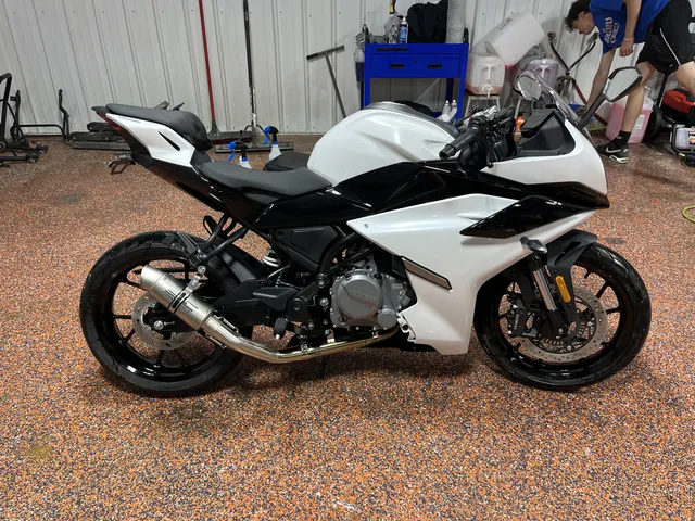 2025 CFMOTO 300SS